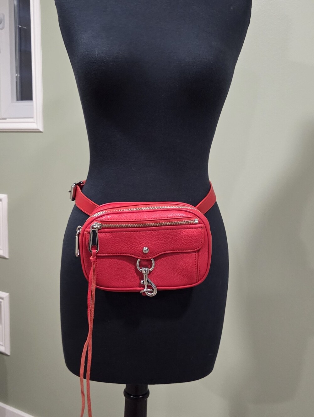 Rebecca Minkoff Blythe belt bag In Vibrant Red Leather - Picture 2 of 5